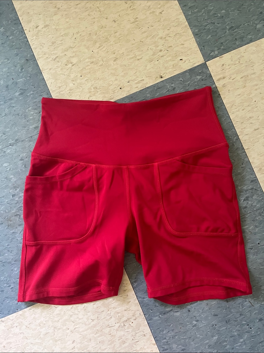 High-Waist Athletic Shorts with Dual Front Pockets — Red
